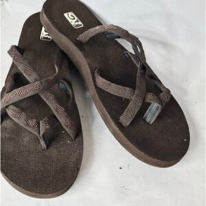 Teva Olowahue flip flops